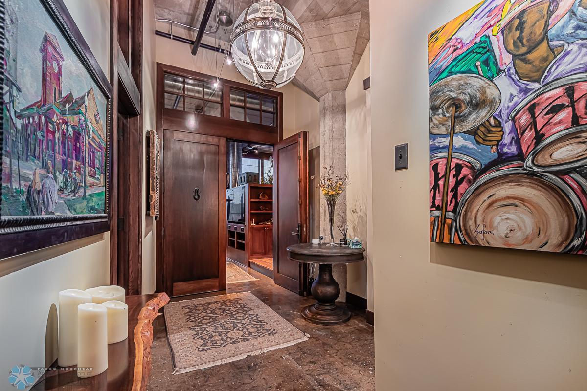Entryway_1.jpg