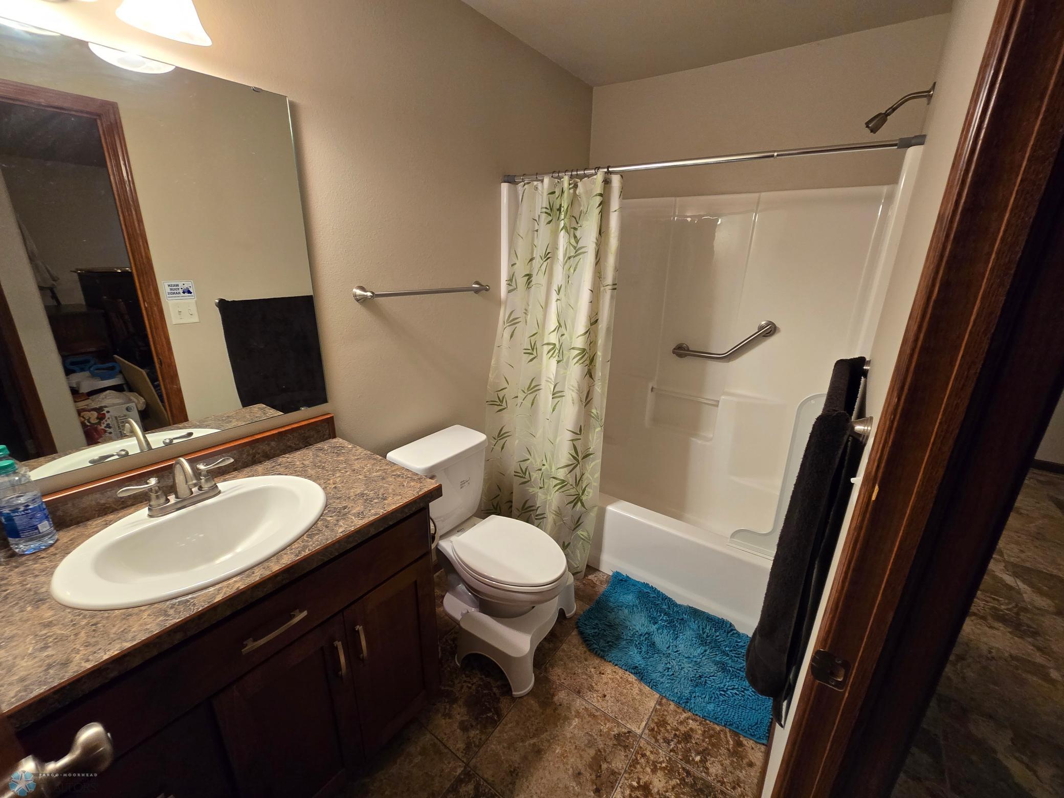 Lower bath