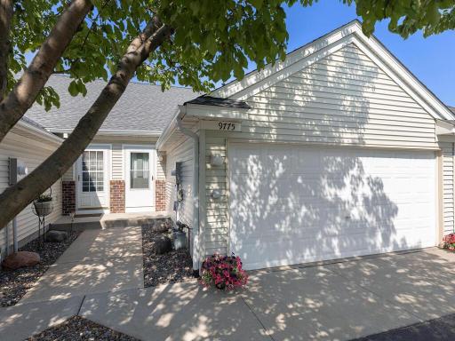 Meticulously maintained townhome in high-demand Maple Grove