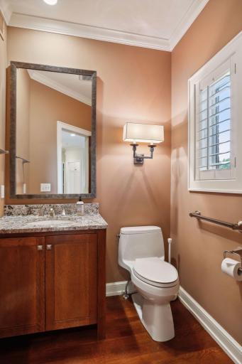 510 Waycliffe Drive N, Wayzata, MN 55391