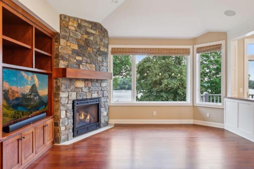 510 Waycliffe Drive N, Wayzata, MN 55391