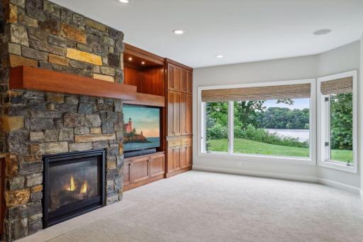 510 Waycliffe Drive N, Wayzata, MN 55391