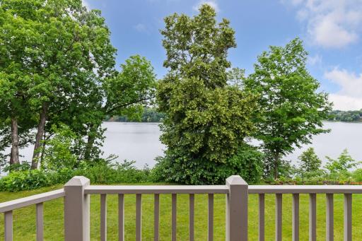 510 Waycliffe Drive N, Wayzata, MN 55391