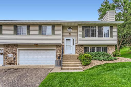 2 Ridge Cliff Dr - MLS Sized - 001 - 01 Exterior Front.jpg