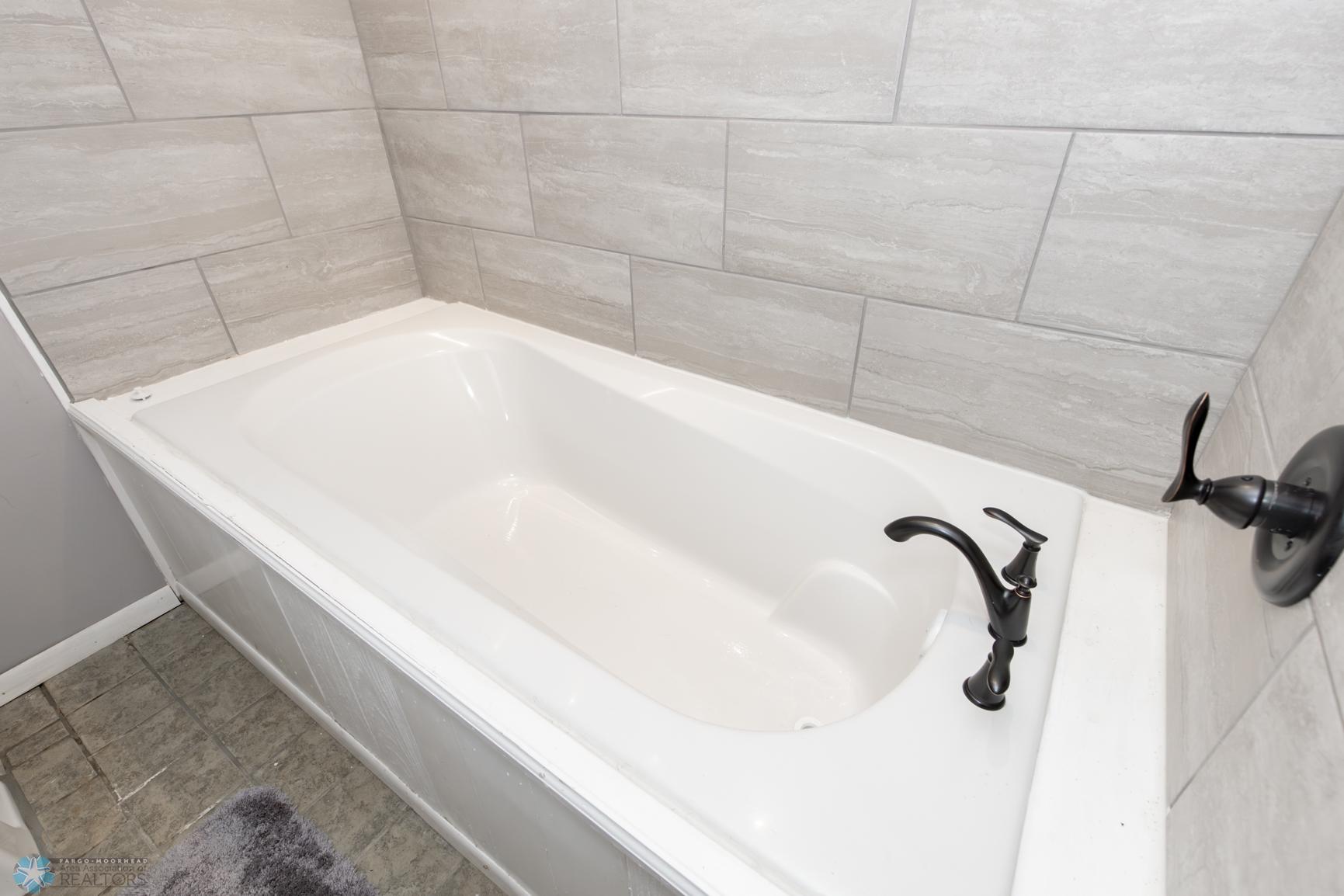 Basement Full Bath 1_3