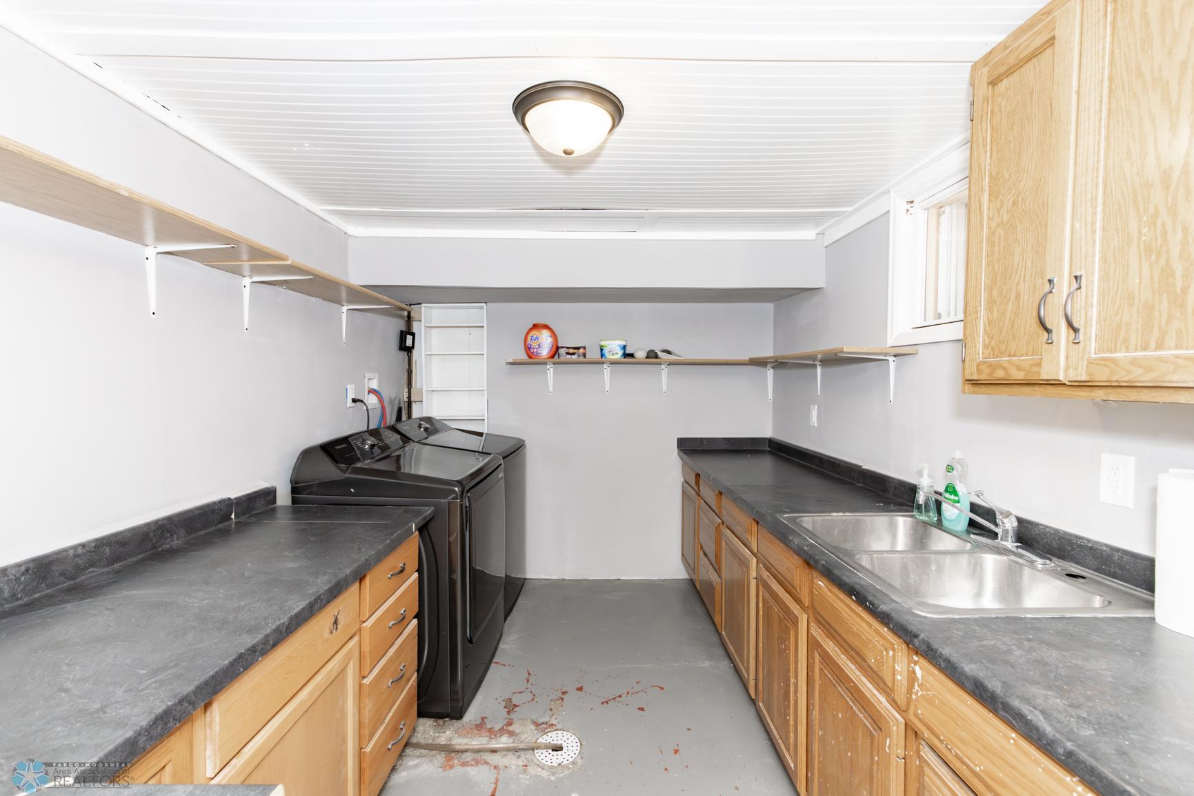 Basement Laundry Room 1_0