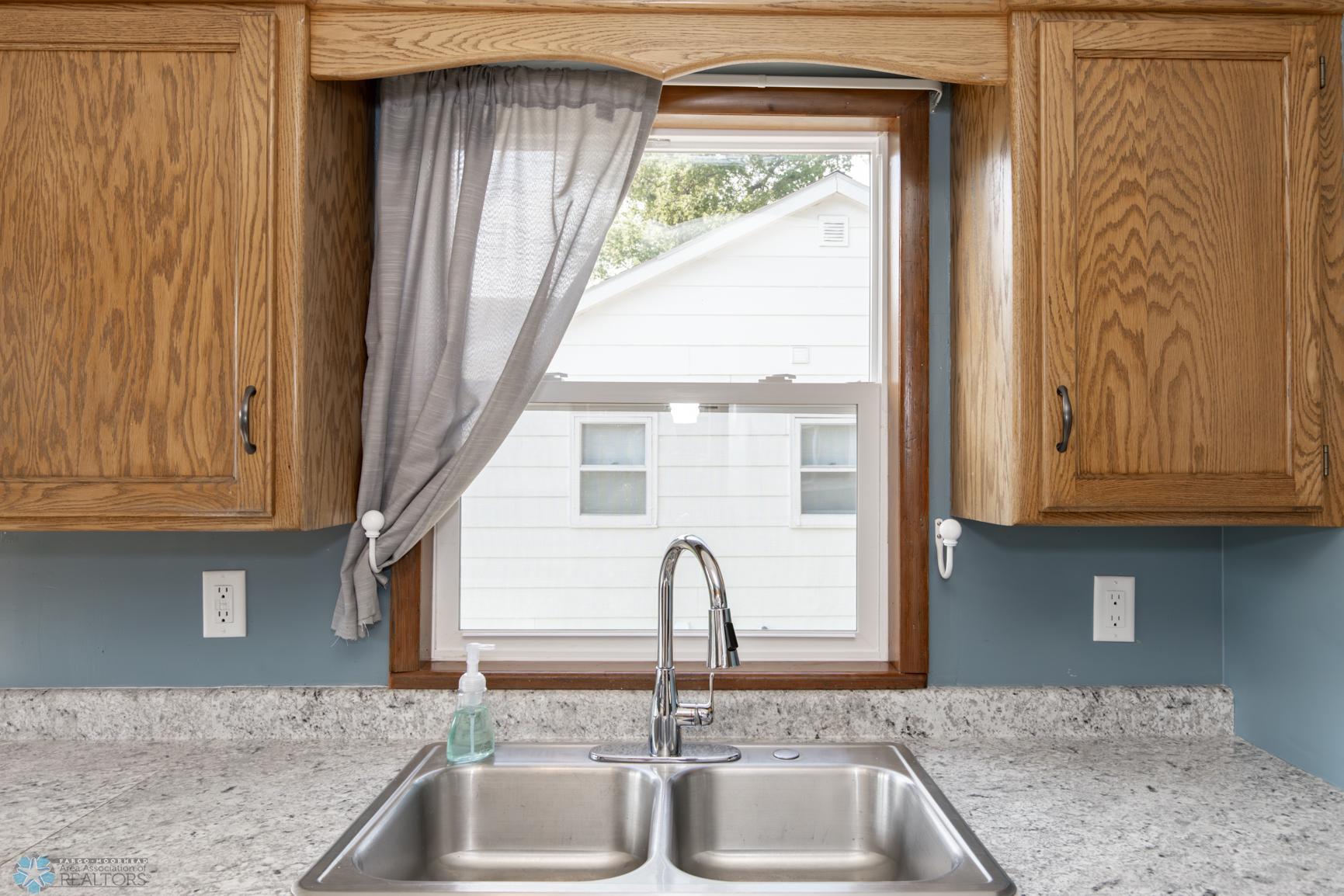 Kitchen 1_5 (kitchen window above sink!)