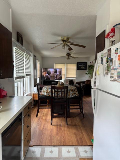 kitchen to livingroom