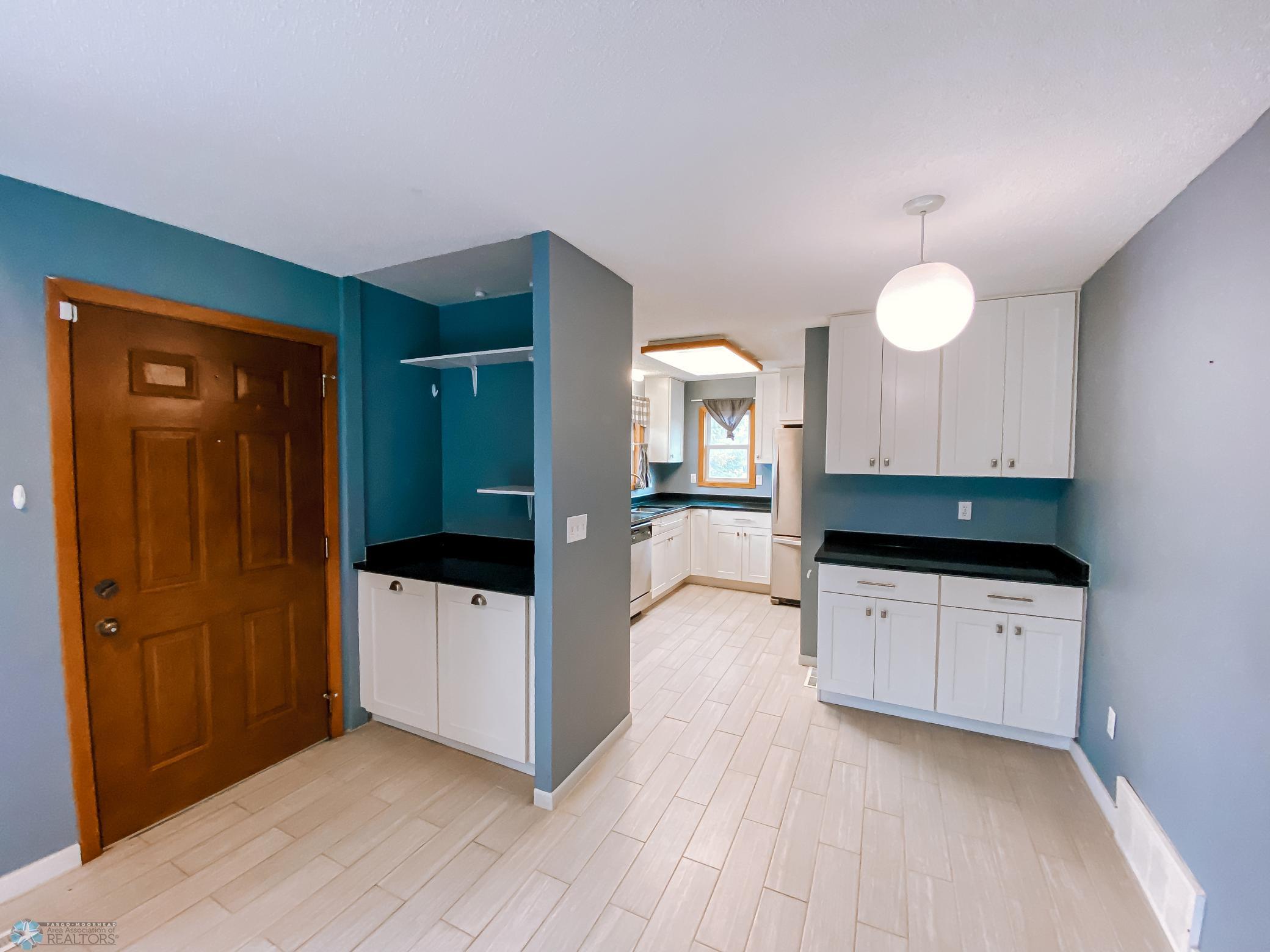 1816- Entrance/Kitchen