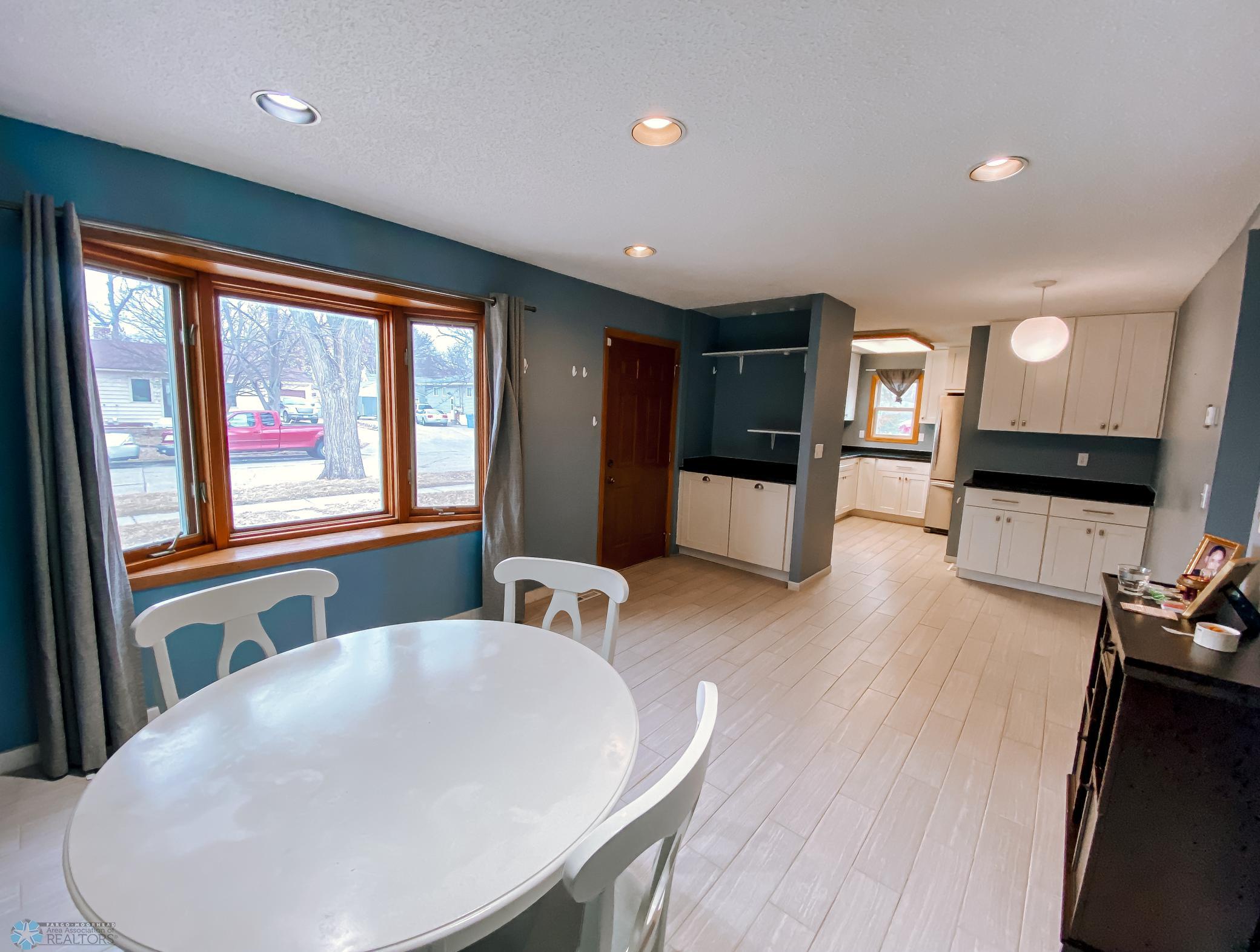 1816- Dining/Living/Kitchen Room