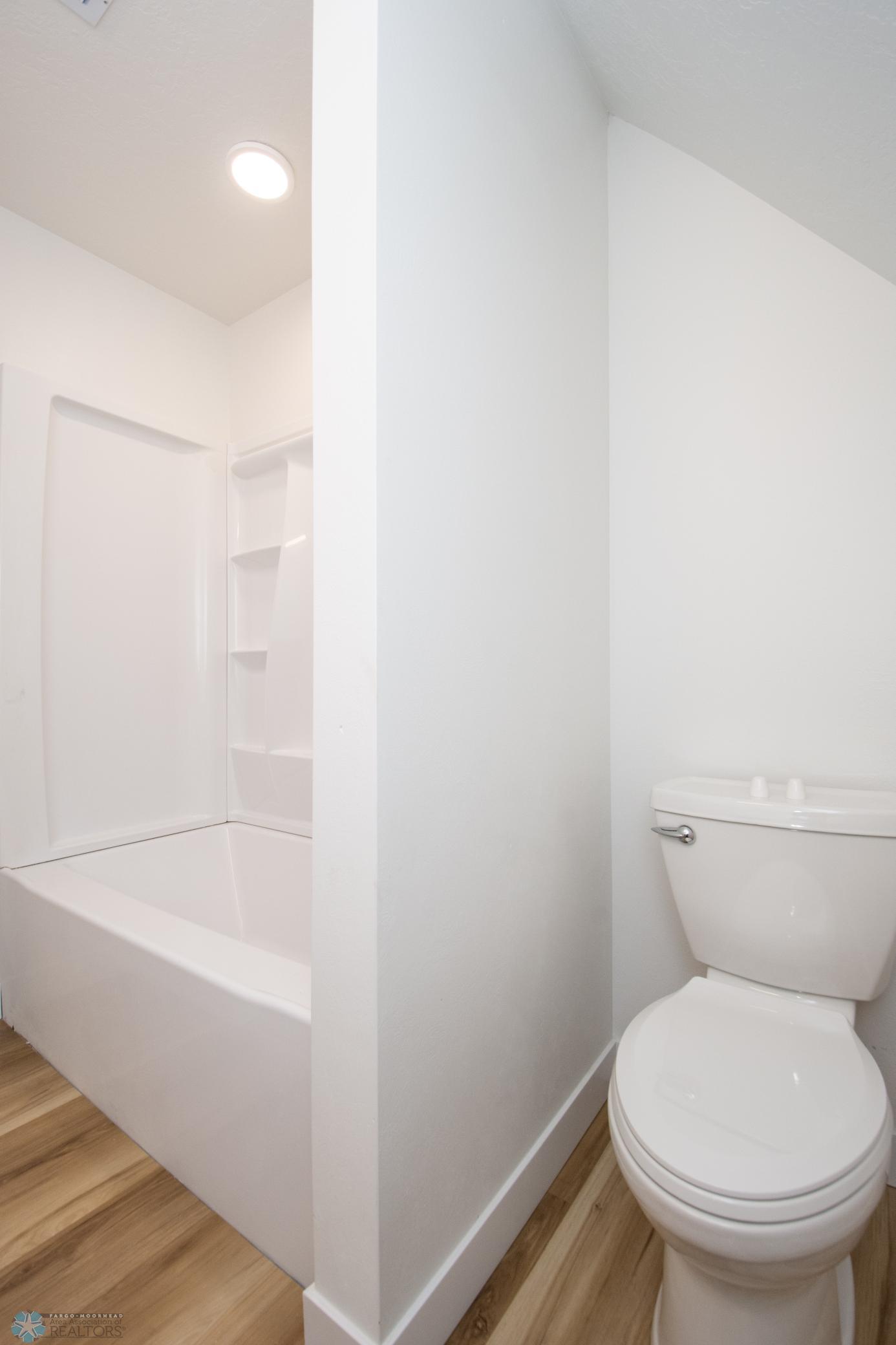 Upstairs full bathroom
