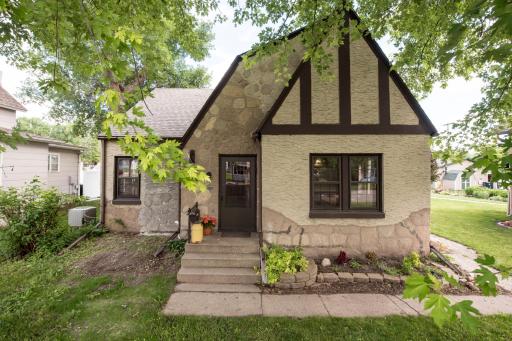 14 E 1st Street, Morris, MN 56267