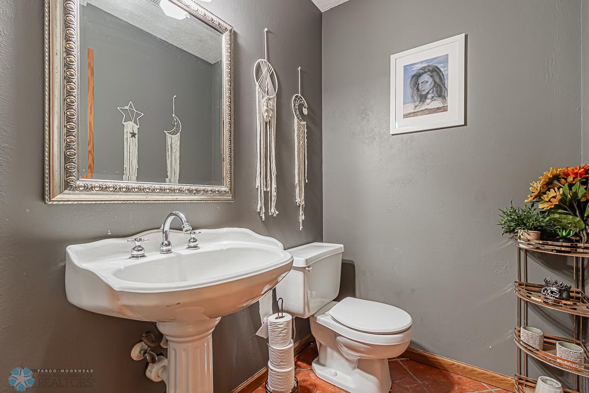 Main Floor 1/2 Bath