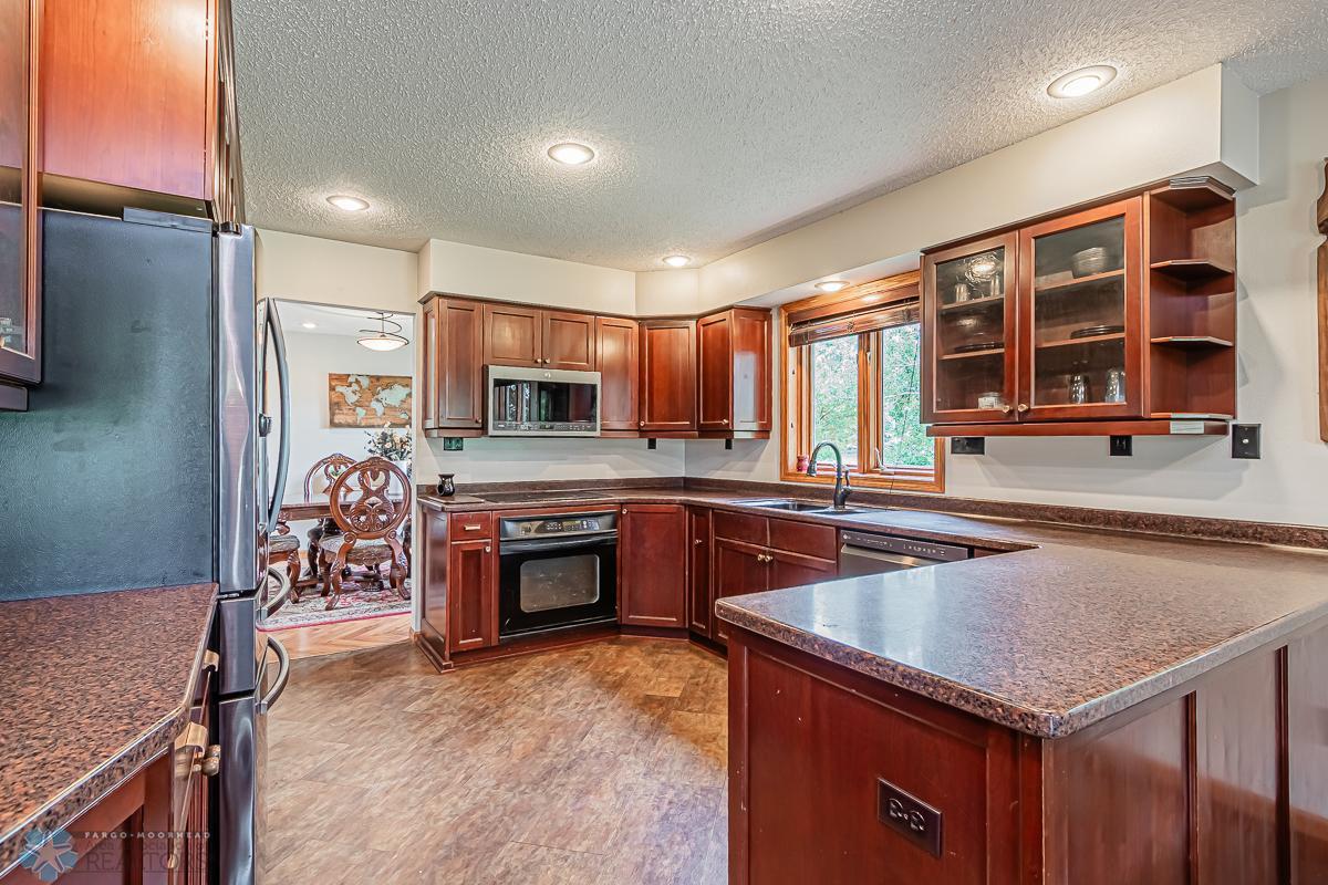 Large, spacious Kitchen with Granite counters