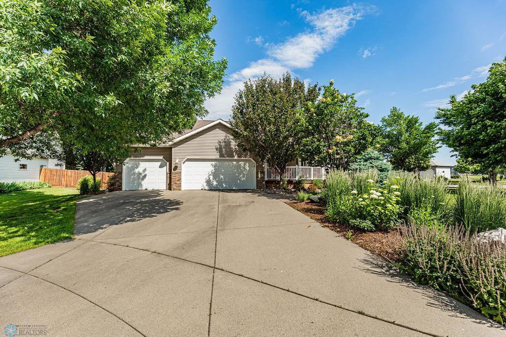 Great Driveway Space