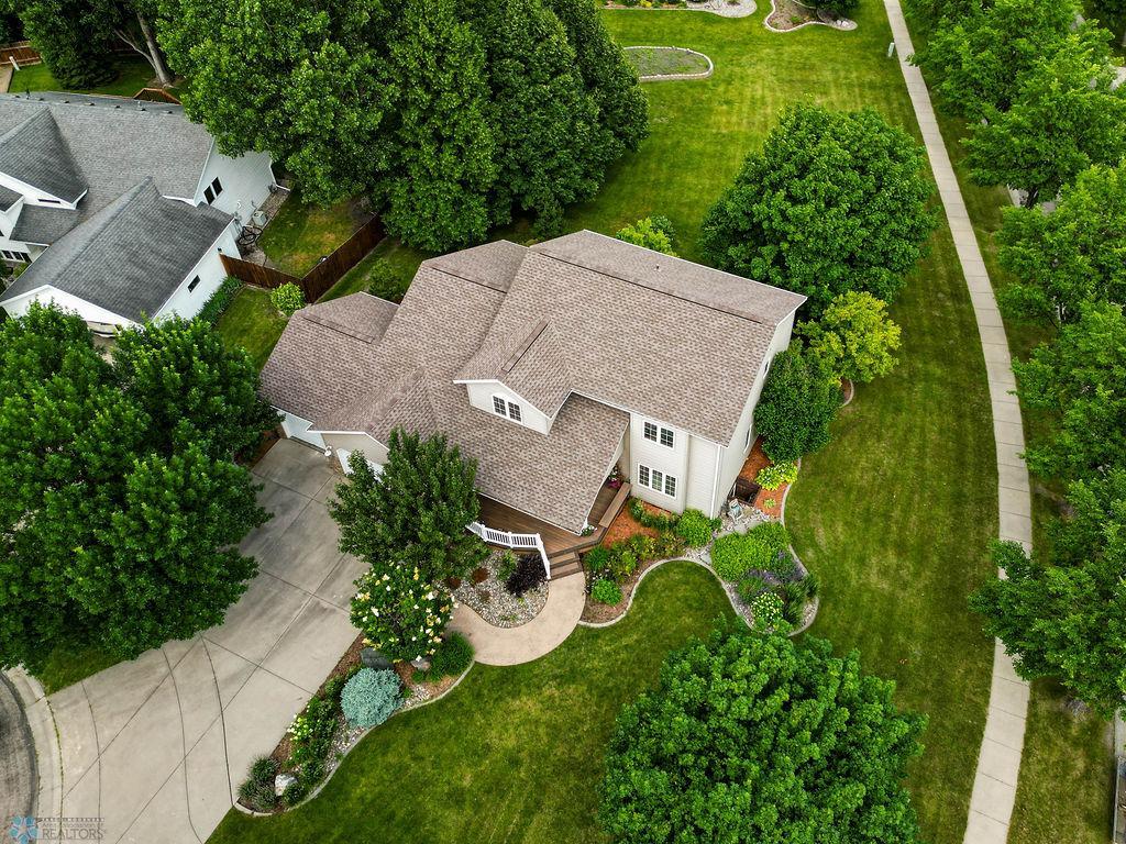 Large Corner Culdesac Lot