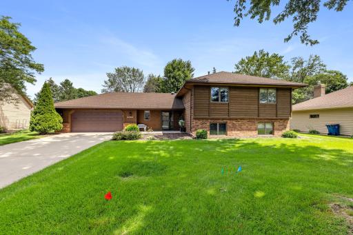 2483 Onyx Drive, Shakopee, MN 55379