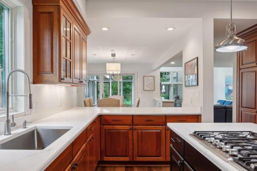 6674 Smithtown Road, Excelsior, MN 55331