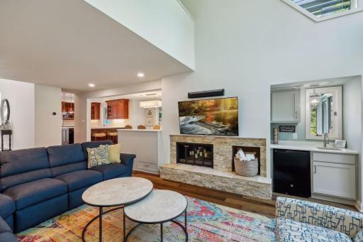 6674 Smithtown Road, Excelsior, MN 55331