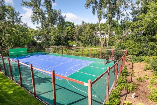 6674 Smithtown Road, Excelsior, MN 55331