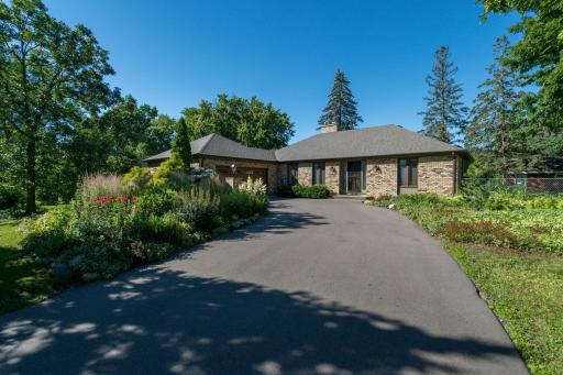 8541 Riverview Lane, Minneapolis, MN 55444