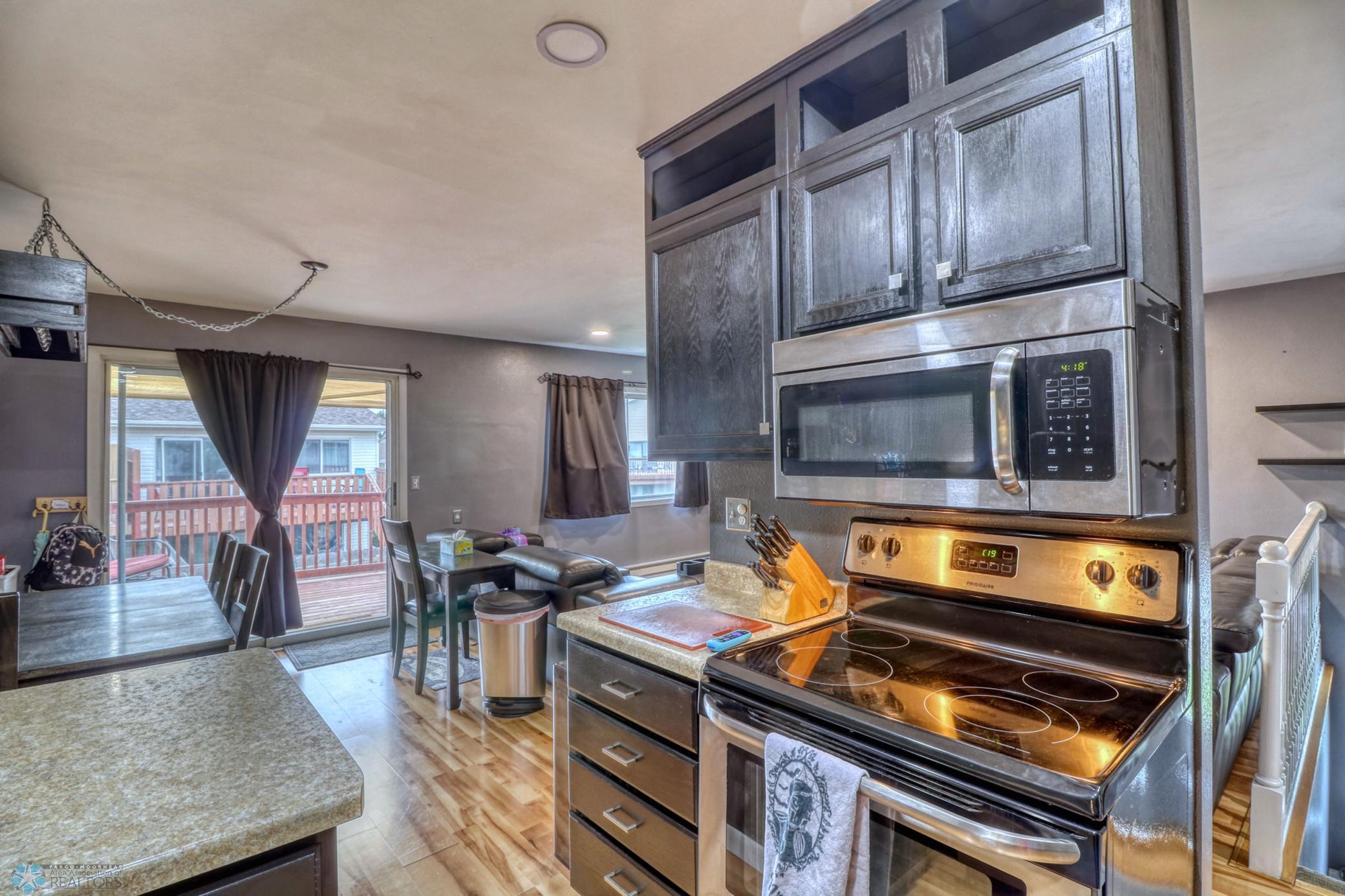 Kitchen1_3.jpg