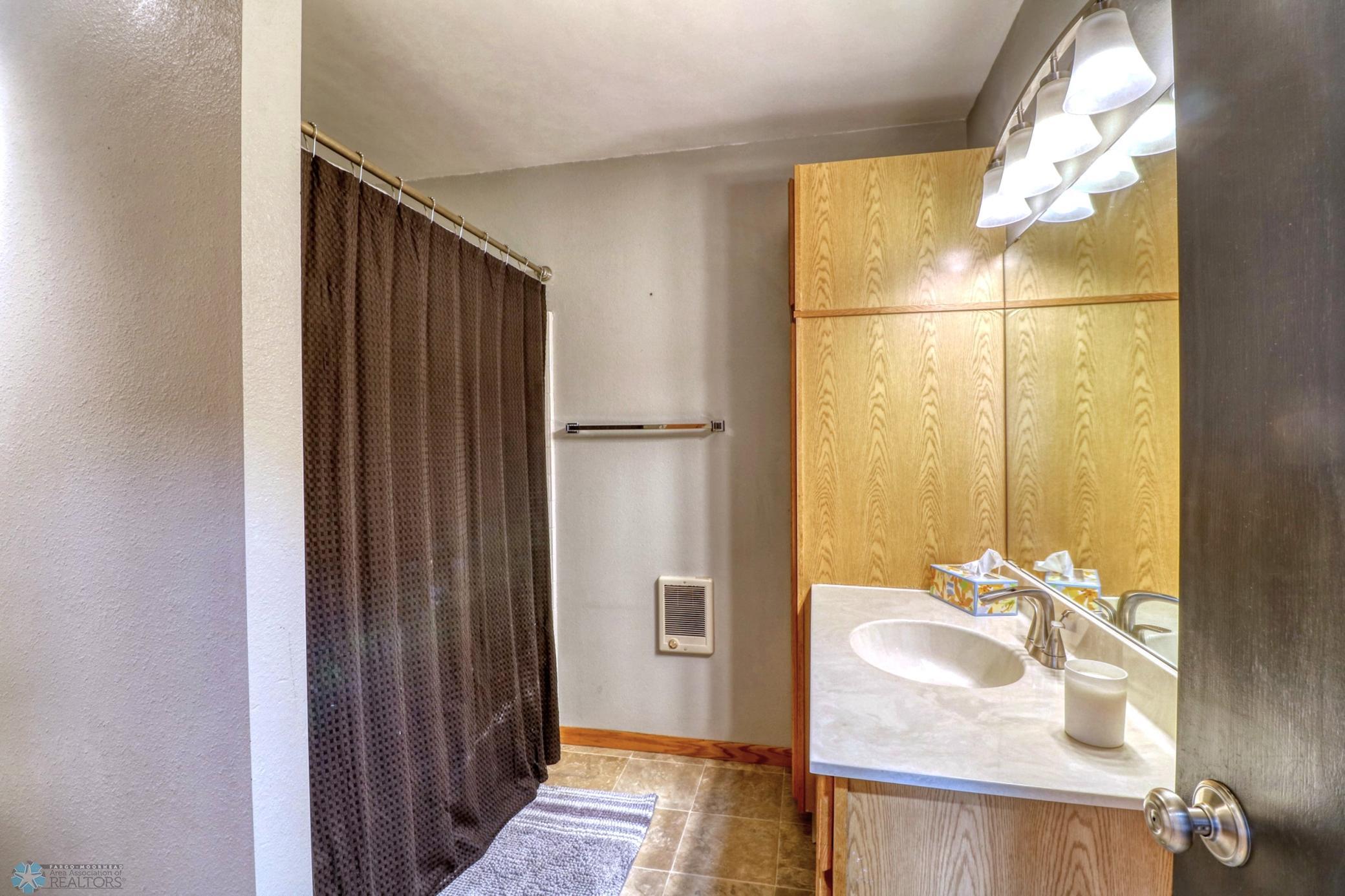 Bathroom1_0.jpg