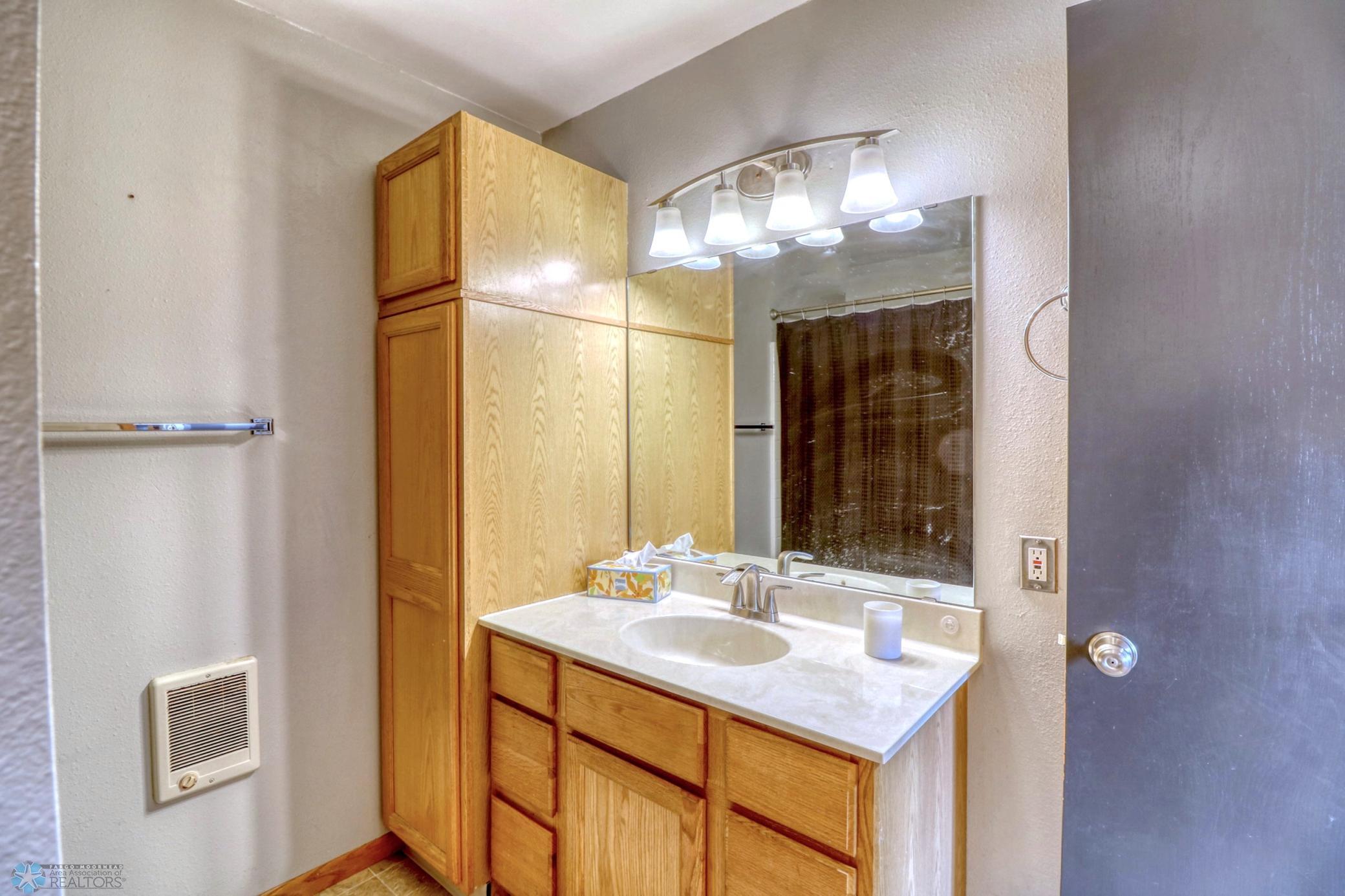 Bathroom1_1.jpg