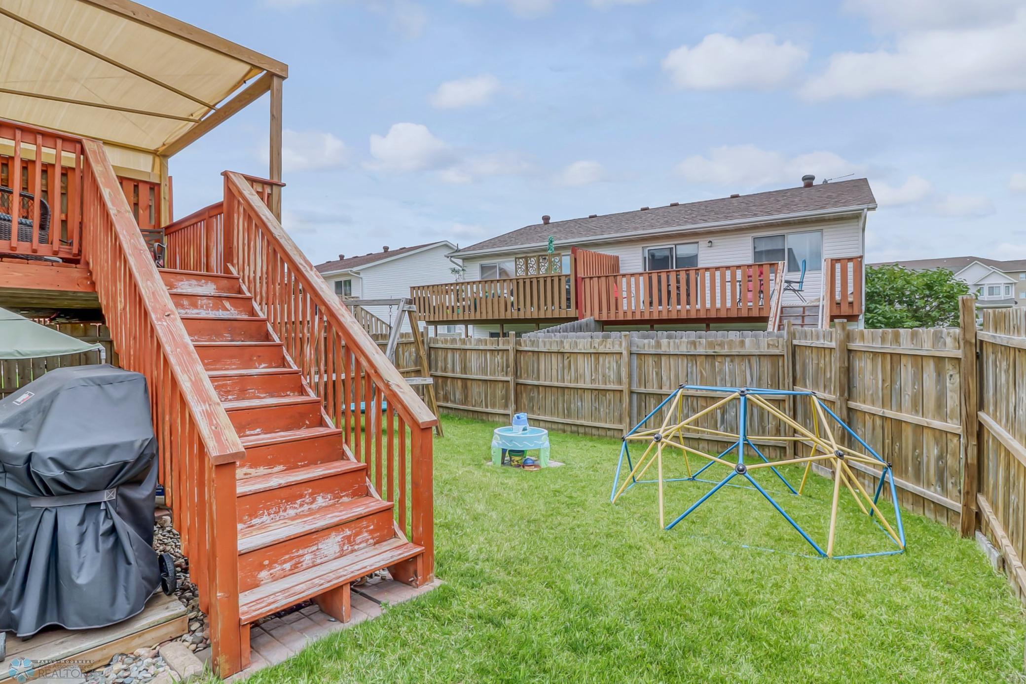 Backyard1_2.jpg