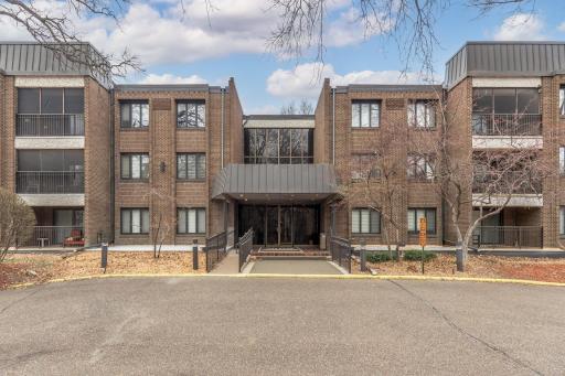 3412 Oak Ridge Road, 108, Minnetonka, MN 55305