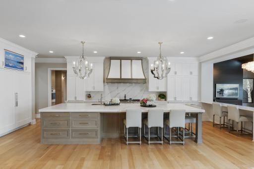 2440 Old Beach Road, Wayzata, MN 55391