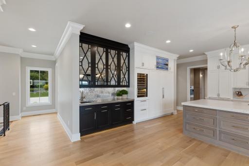 2440 Old Beach Road, Wayzata, MN 55391