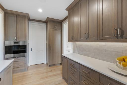 2440 Old Beach Road, Wayzata, MN 55391