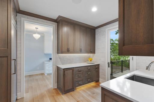 2440 Old Beach Road, Wayzata, MN 55391