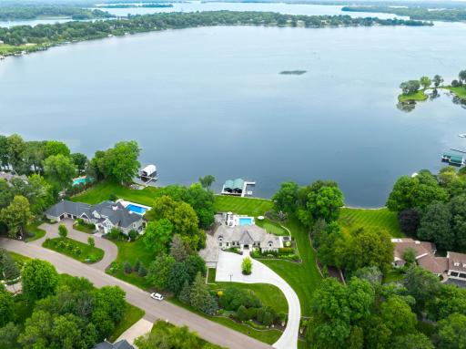 2440 Old Beach Road, Wayzata, MN 55391
