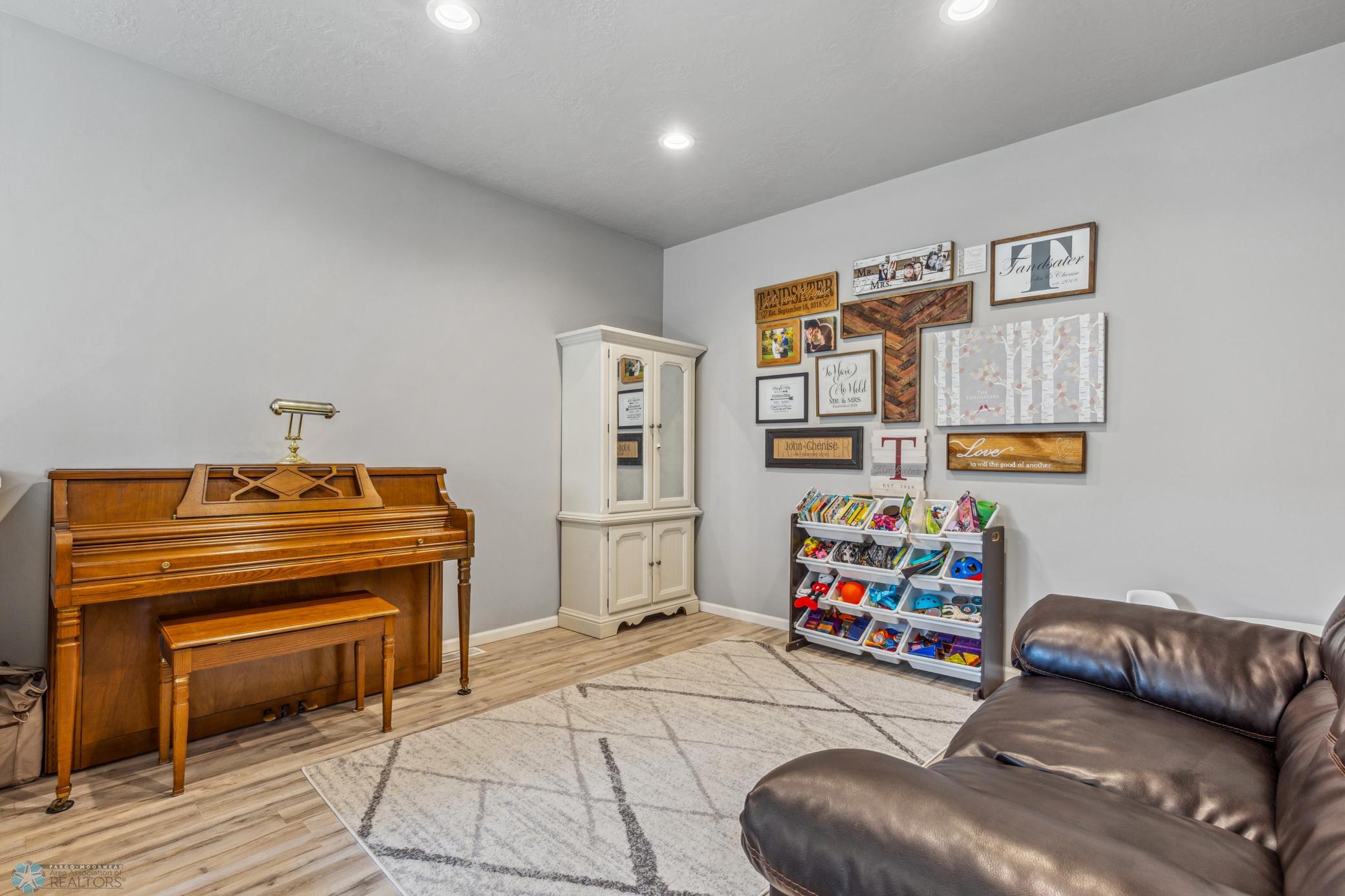 Living Room/Formal Dining