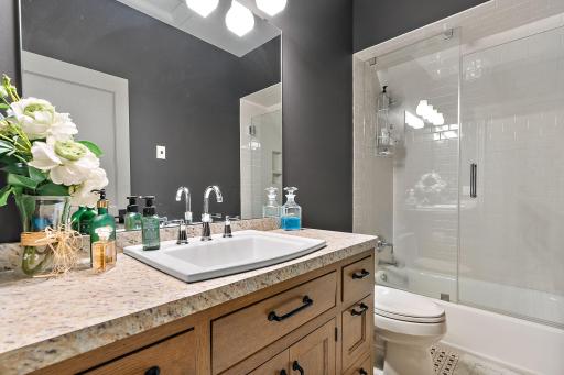 77 Monarch Way, North Oaks, MN 55127