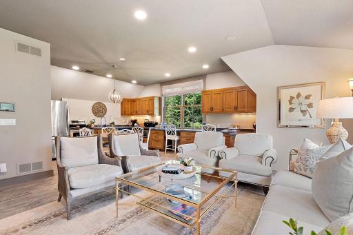 77 Monarch Way, North Oaks, MN 55127