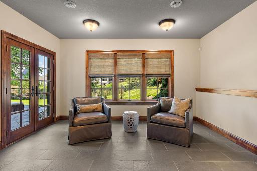 77 Monarch Way, North Oaks, MN 55127