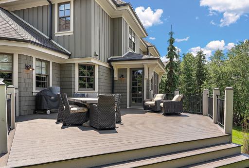 77 Monarch Way, North Oaks, MN 55127