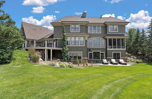 77 Monarch Way, North Oaks, MN 55127