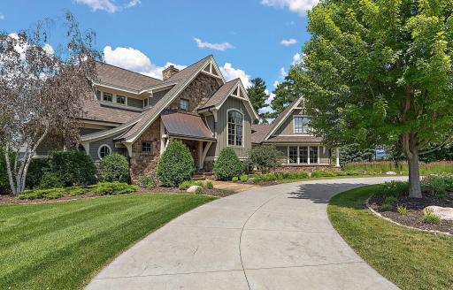 77 Monarch Way, North Oaks, MN 55127