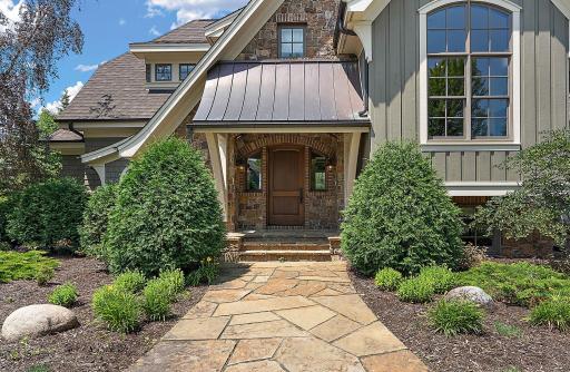 77 Monarch Way, North Oaks, MN 55127