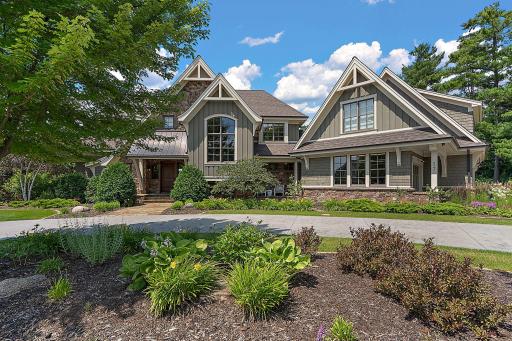 77 Monarch Way, North Oaks, MN 55127