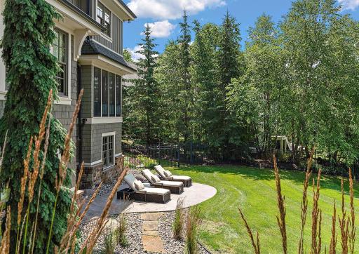77 Monarch Way, North Oaks, MN 55127