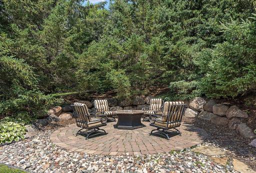 77 Monarch Way, North Oaks, MN 55127