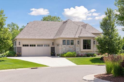 18 Kestrel Court, North Oaks, MN 55127