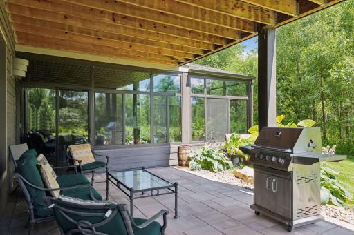 18 Kestrel Court, North Oaks, MN 55127