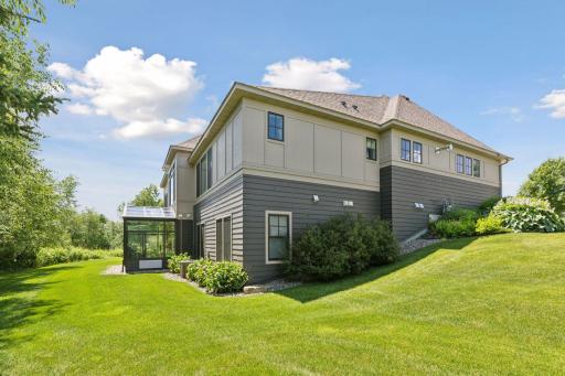 18 Kestrel Court, North Oaks, MN 55127