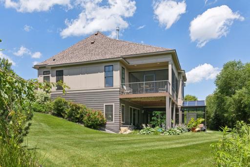 18 Kestrel Court, North Oaks, MN 55127